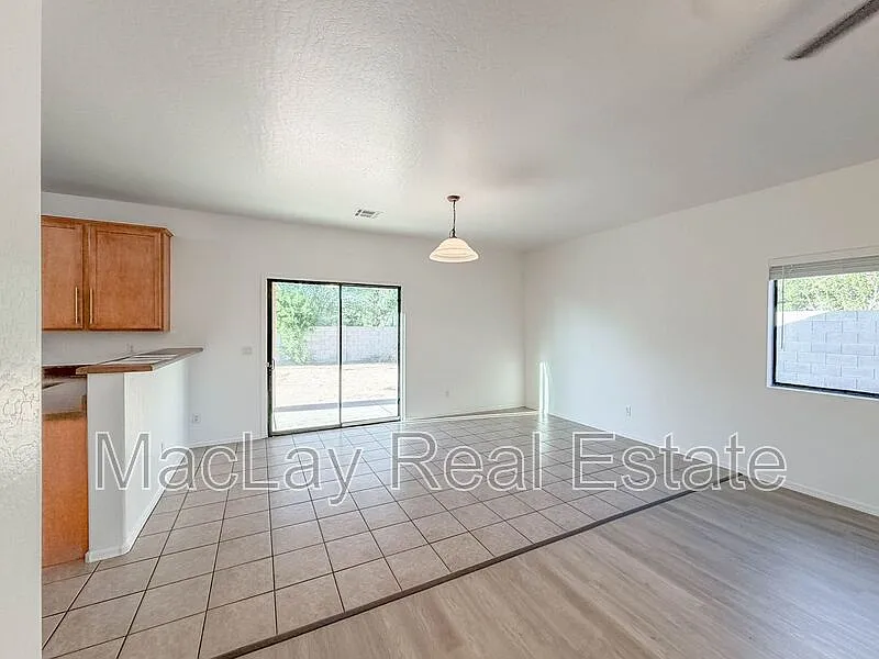 4 bed, 2.5 bath, 1820 sqft, $2,195 — Photo 3