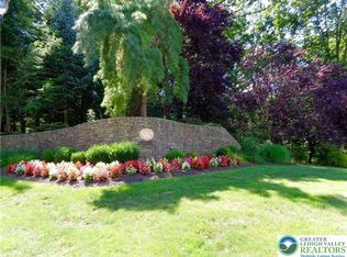 2120 Turnberry Ct, Center Valley, PA 18034