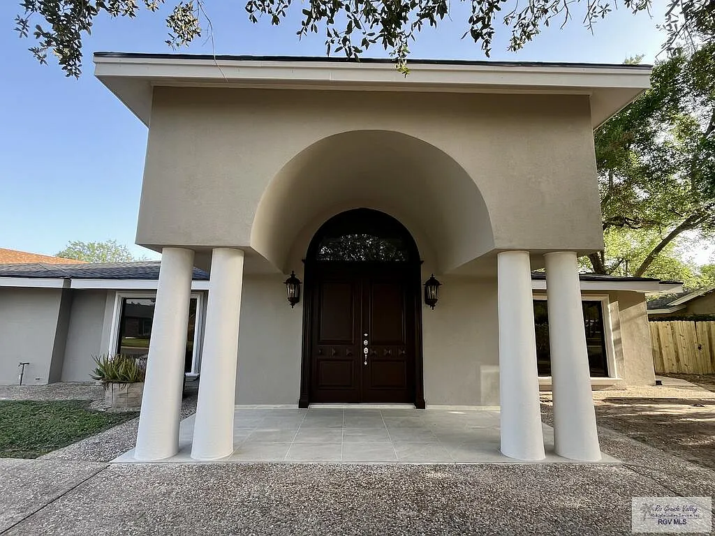 3 bed, 3.5 bath, 3307 sqft, $3,950 — Photo 4