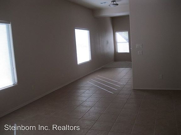 3rd image of 2052 Cotton Ave
