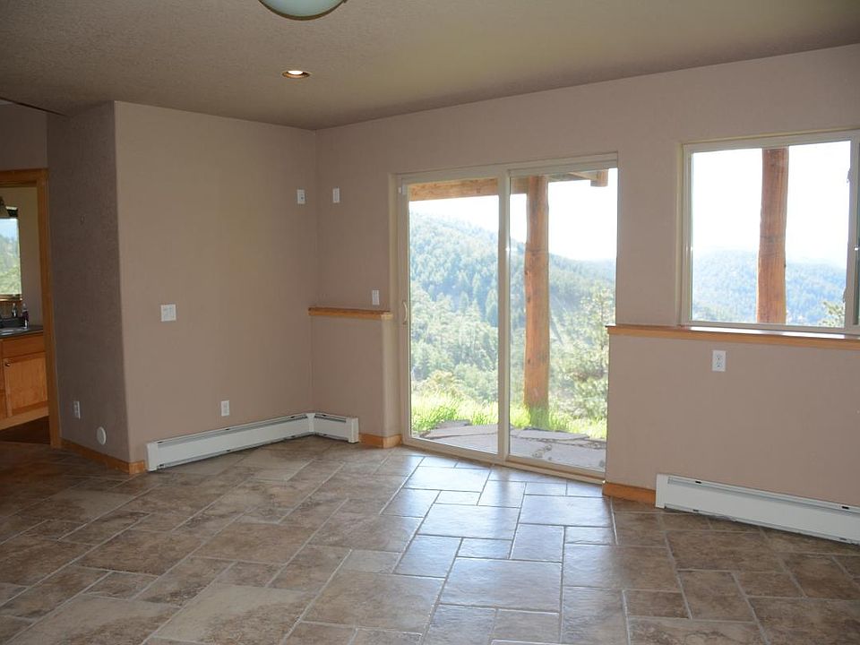 Living Room/Kitchen/Entrance