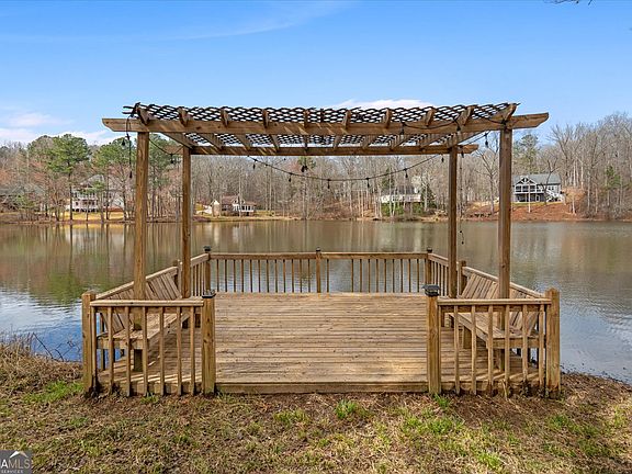 3rd image of 2117 Lakeview Pkwy