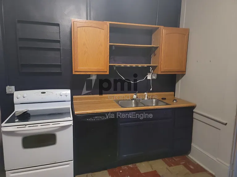 601 Monroe Ave #8 — Photo 5