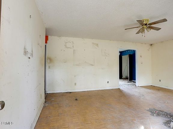 3rd image of 36 Parker Drive