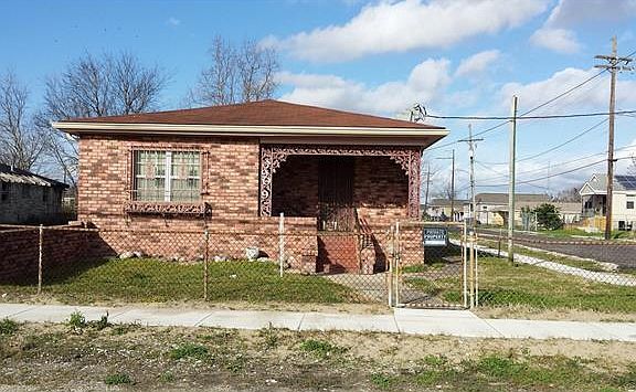 3rd image of 5909 N Derbigny St