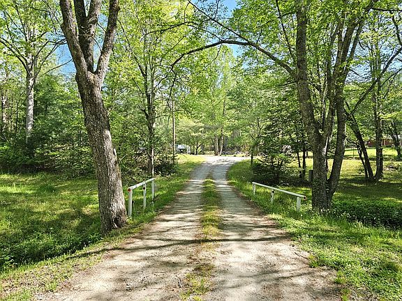 4th image of 166 Finch Knob Rd