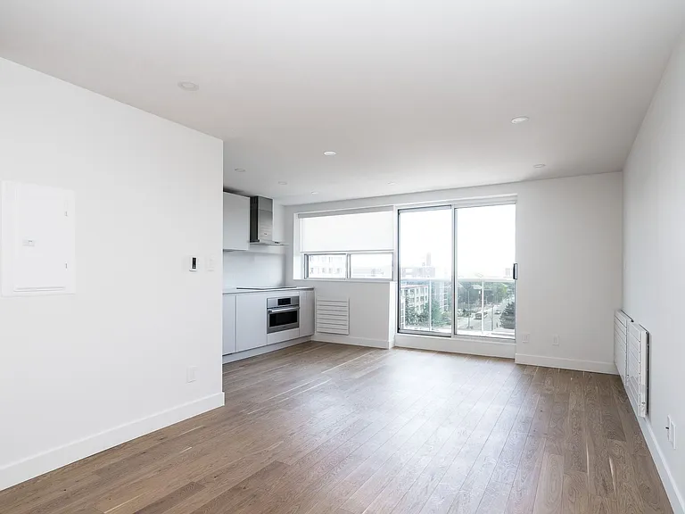 365 Eglinton Ave E #50059A-701 — Photo 4