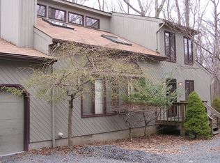 1 Overlook Dr, East Stroudsburg, PA