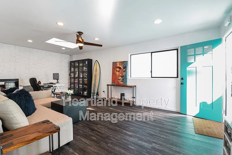 1 bed, 1.0 bath, 717 sqft, $2,335 — Photo 3