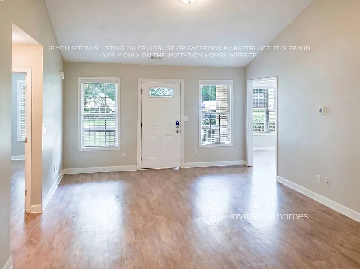 Building Photo - 2021 Bay Ct