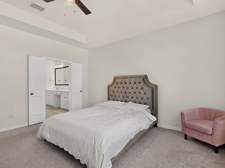 605 Friendswood Dr — Photo 16
