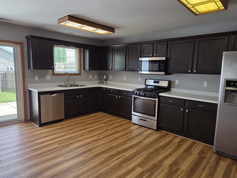 1610 Beech Dr — Photo 7