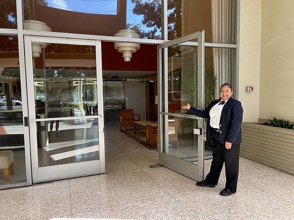 2nd image of 4411 Los Feliz Blvd APT 104
