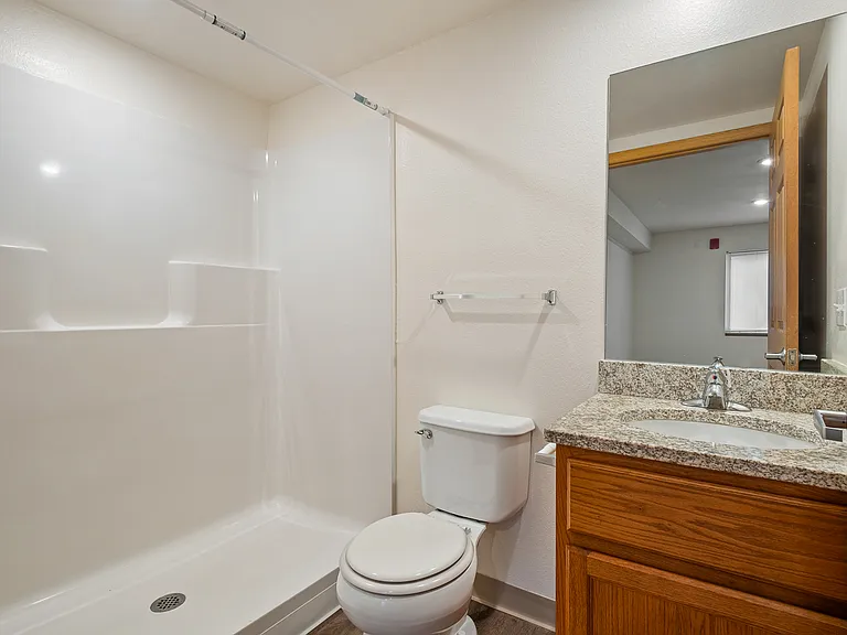 Coopers Landing Apartments — Photo 45