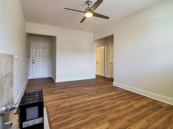 3rd image of 14 W Main St APT 10