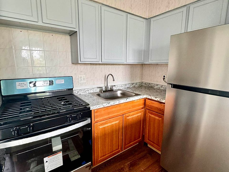 1st image of 33-21 13th St #2