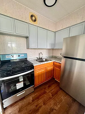 Rented by City Connections Realty | media 1