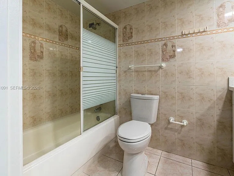 5401 Collins Ave #919 — Photo 14