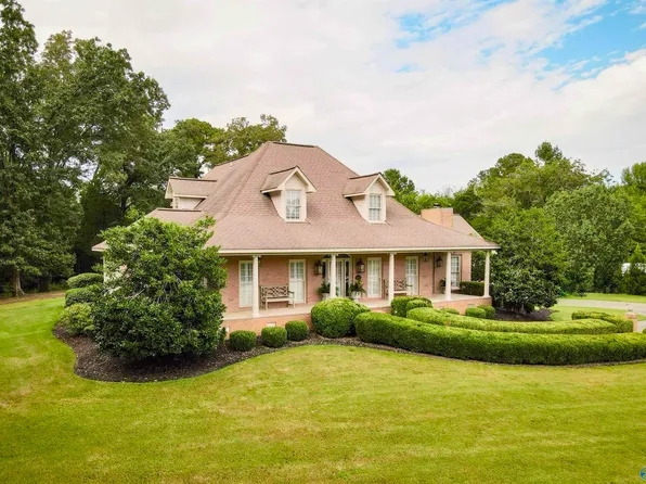 2122 Chapel Hill Rd, Decatur, AL 35603