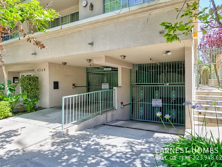 4348 Mammoth Ave #303 — Photo 22