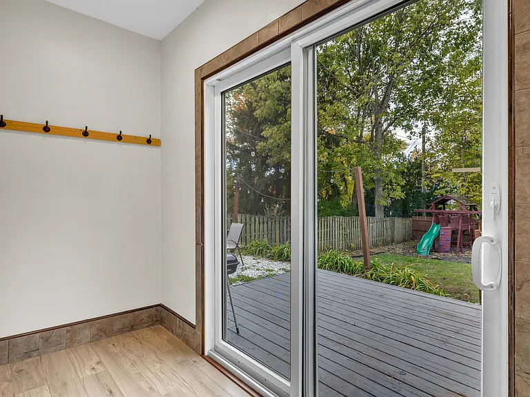 124 Oak Knolls Ave — Photo 28
