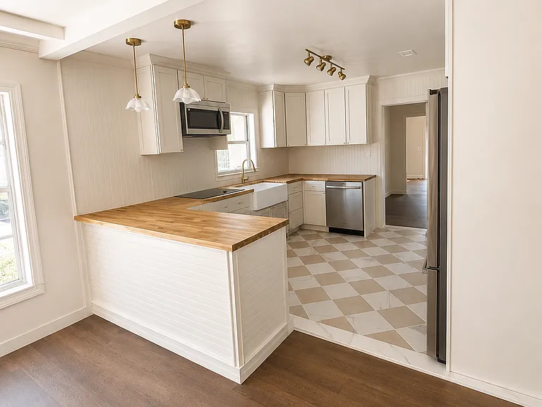 1325 N Lake Otis Dr — Photo 18