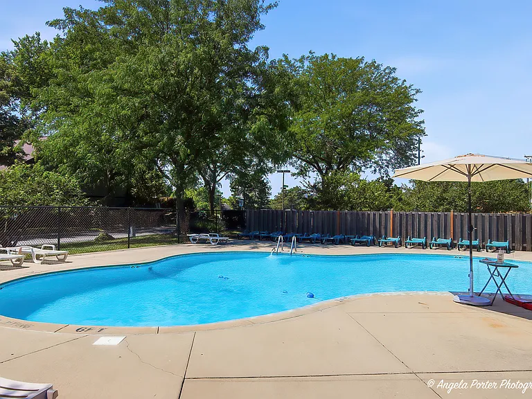 246 Shadowbend Dr — Photo 25