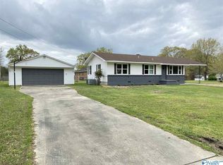 708 Frost St SW, Hartselle, AL 35640