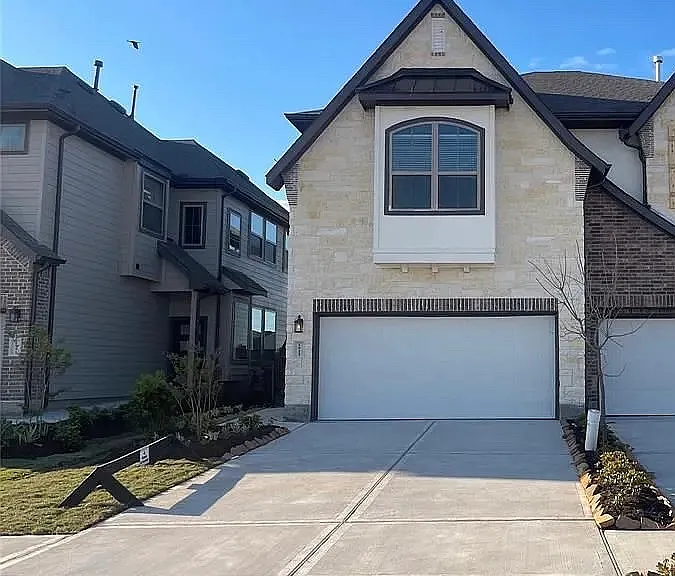 1615 Rustling Creek Dr — Photo 1