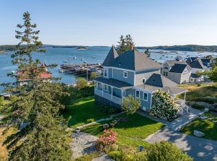 17 Pleasant St, Stonington, ME 04681