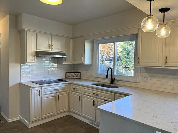 4th image of 1795 Arcadia Dr