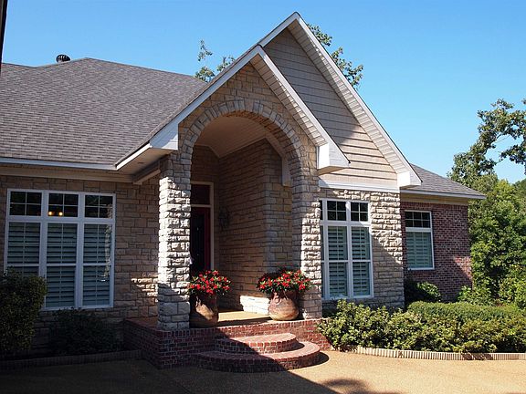 3rd image of 220 Shiloh Falls Ct