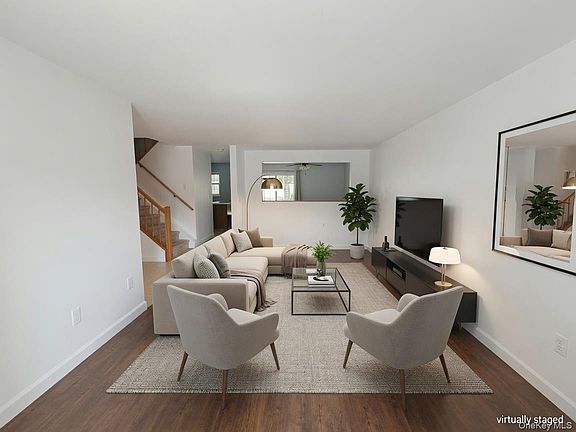 2nd image of 62 Creekside Cir