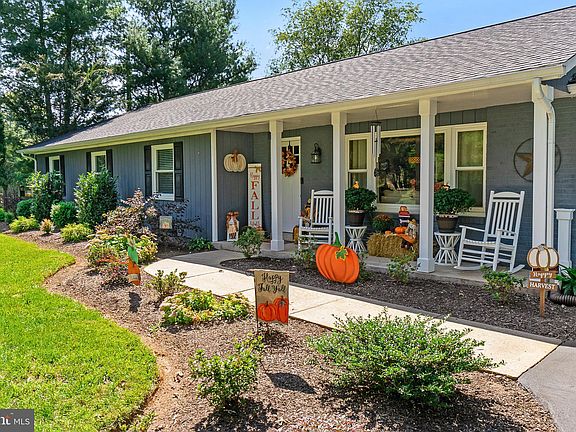 2nd image of 10008 Hopkins Ln