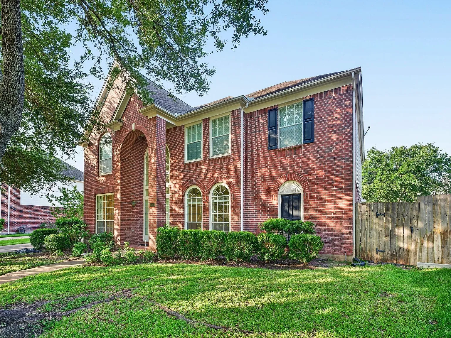 4 bed, 3.5 bath, 3265 sqft, $2,900 — Photo 2