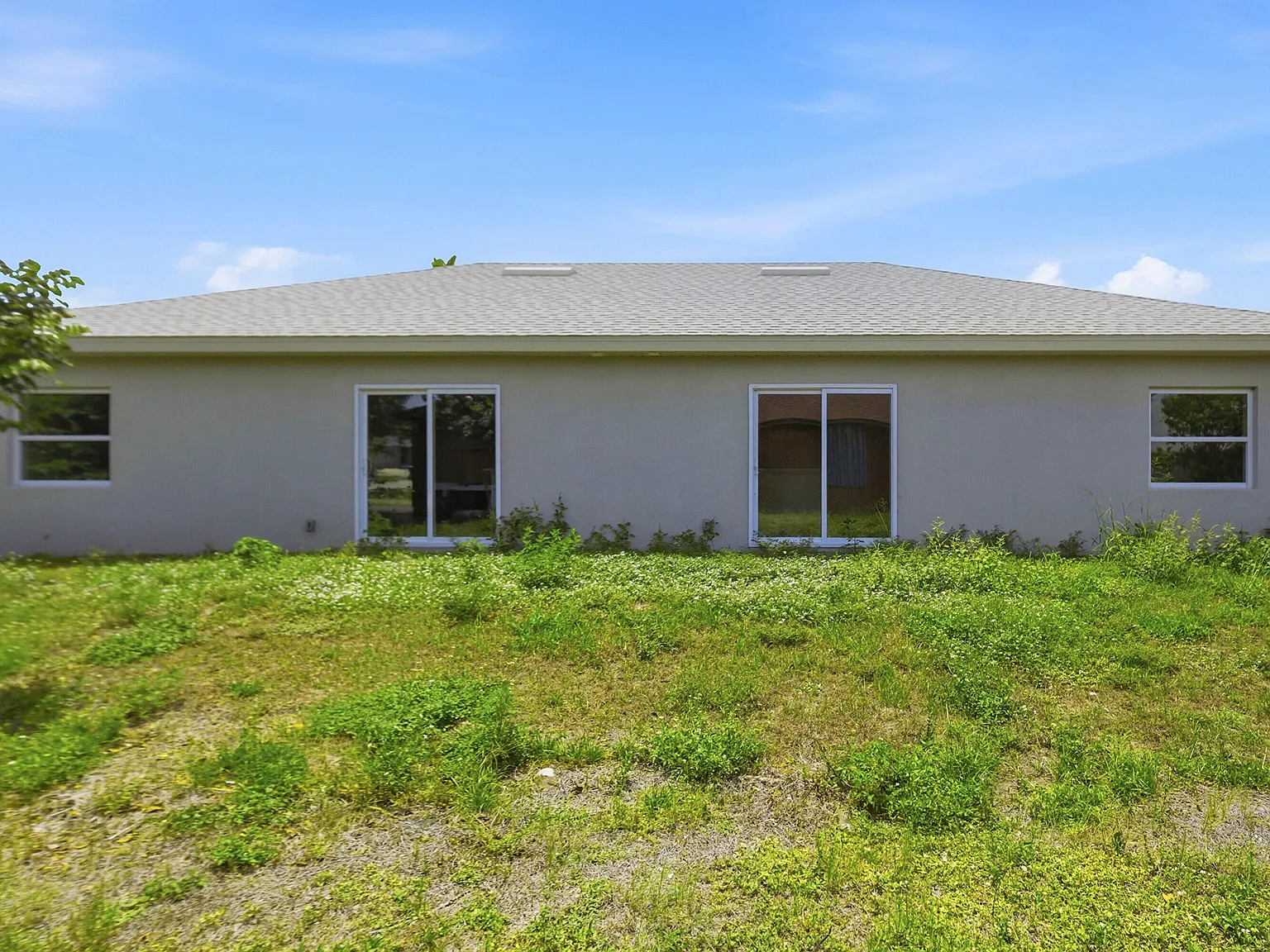 3 bed, 2.0 bath, 1285 sqft, $2,000 — Photo 1