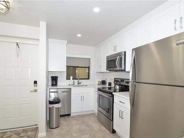 271 Southbay Dr #235 — Photo 2
