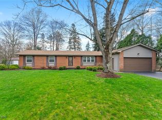 6968 Tamarack Dr, Hubbard, OH 44425