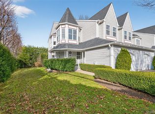 1 Parkridge Court, Huntington, NY 11743