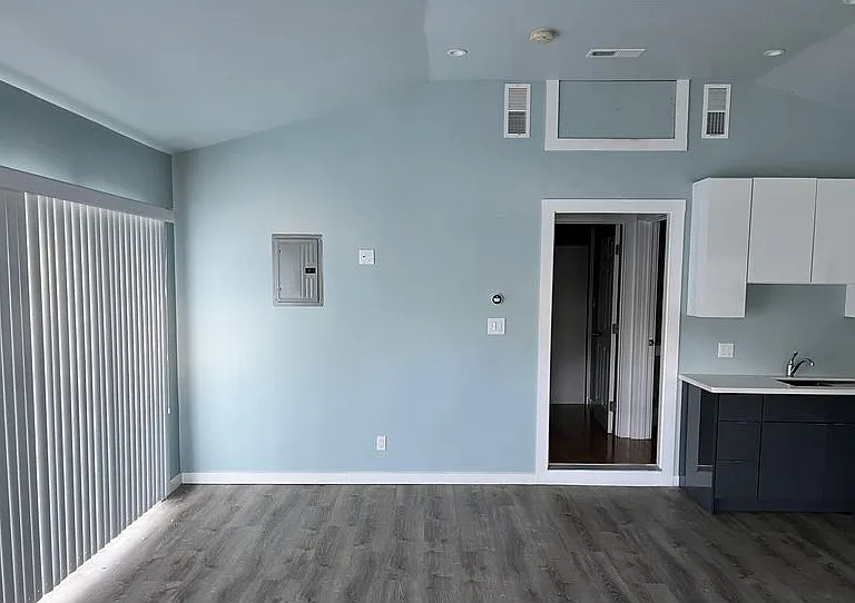 944 Bruno St #2 — Photo 4