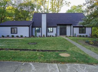 2635 W Walton Blvd, Waterford, MI 48329