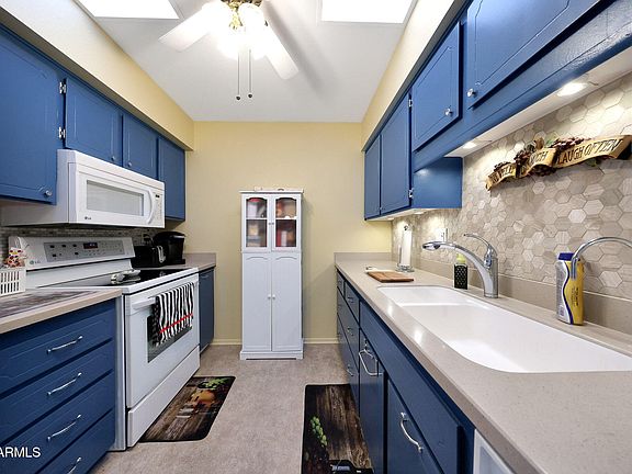 3rd image of 9942 W LANCASTER Drive