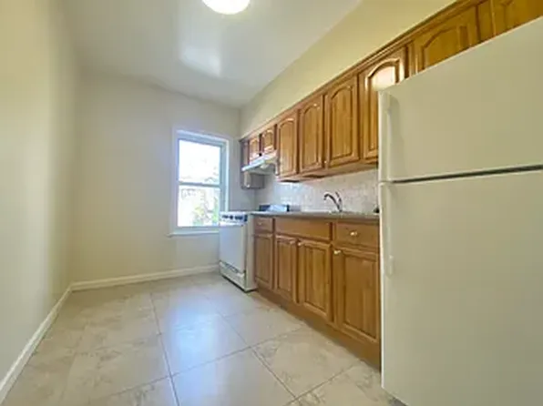 1802 West 8th Street image 3 of 9