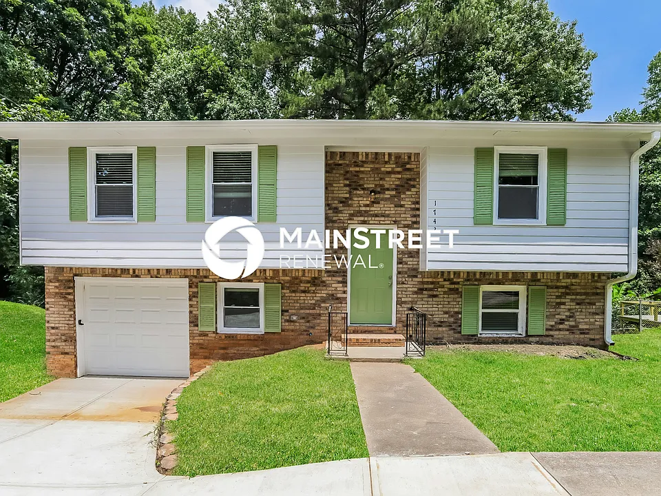 1743 Hunting Creek Ln SE
