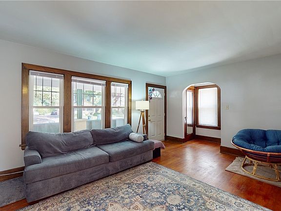 3rd image of 1647 25th St