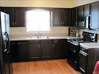 1st image of 5 Meetinghouse Ln