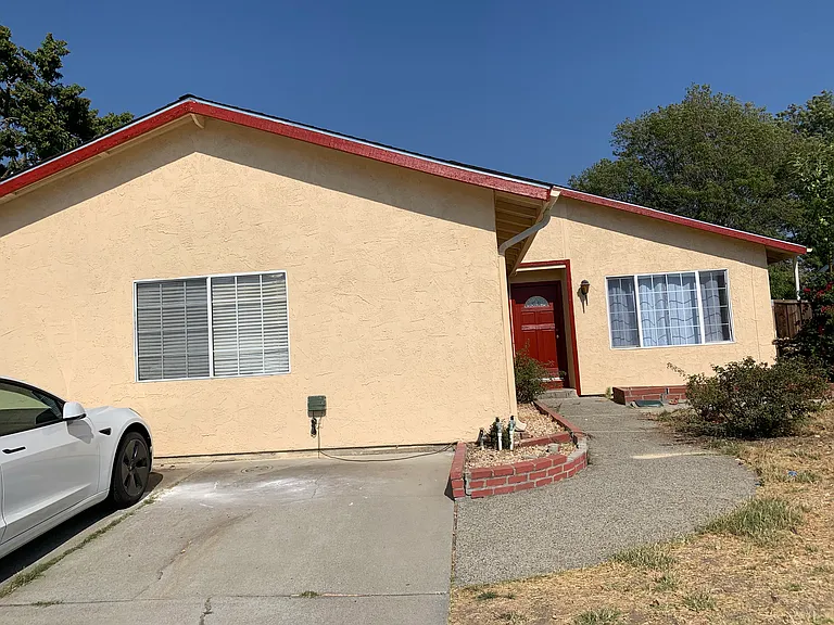481 Gemma Dr — Photo 16