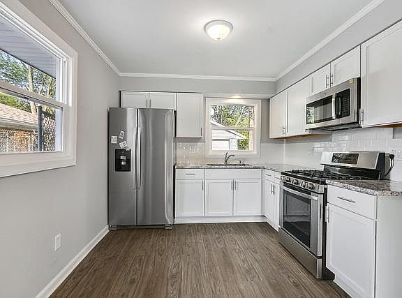 4th image of 360 Blackhawk Dr