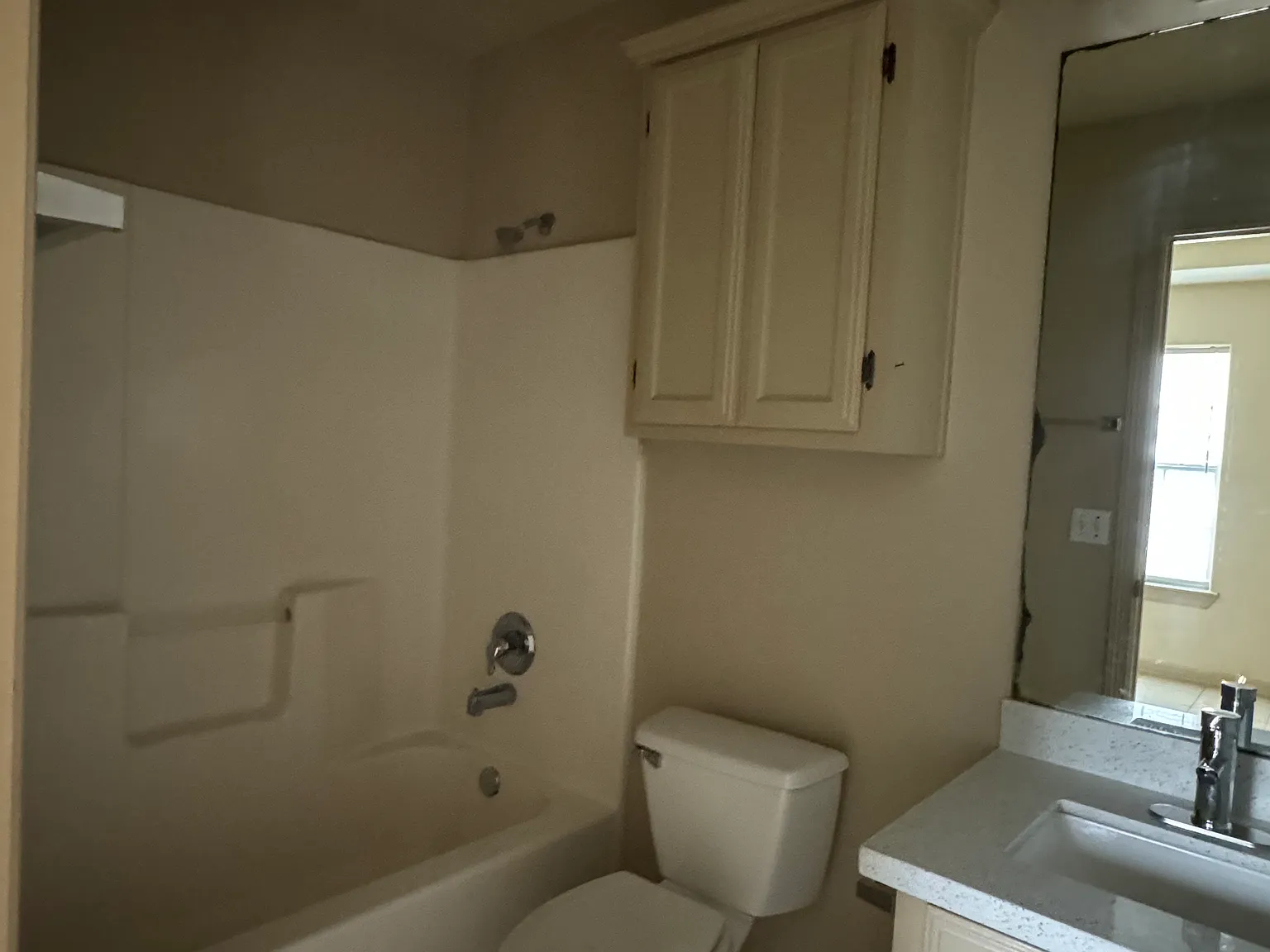 2 bed, 950 sqft, $900 — Photo 3