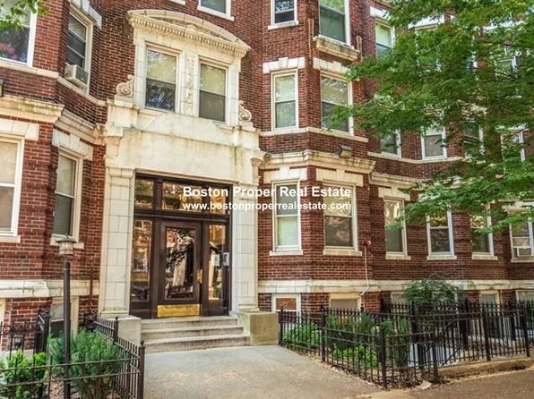 20 Queensberry St #24, Boston, MA 02215